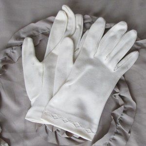 vintage white fabric gloves